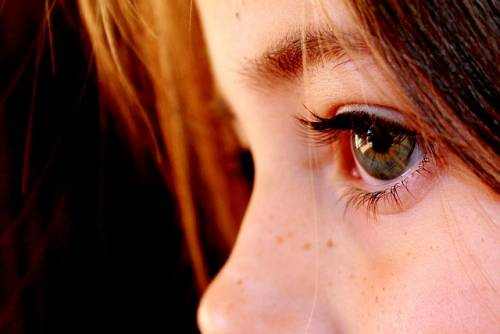 does eye color affect peripheral vision